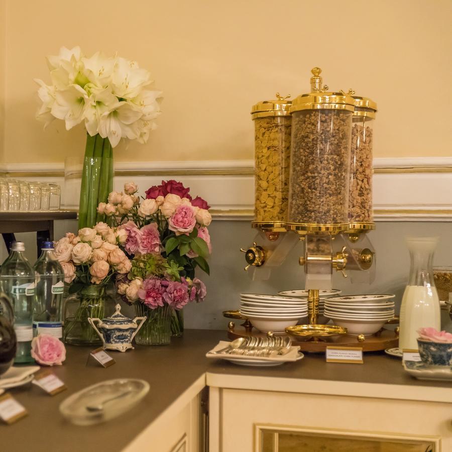 Hotel Bernini Palace Florencie Exteriér fotografie A cereal dispenser