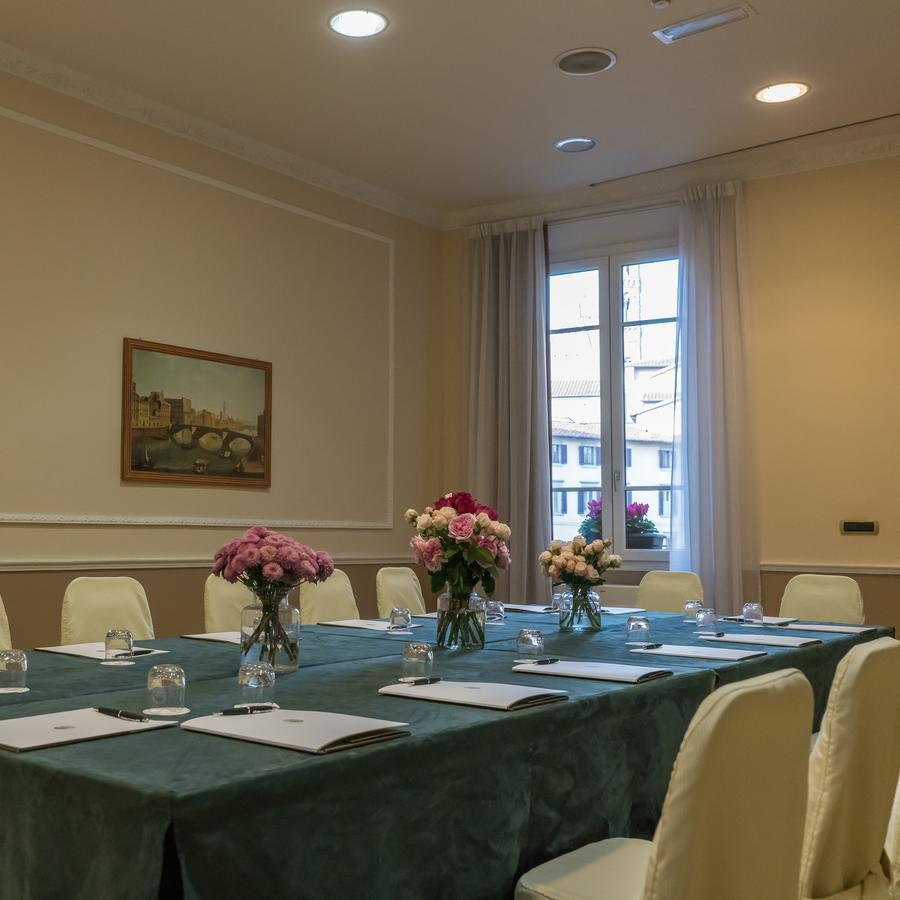 Hotel Bernini Palace Florencie Exteriér fotografie The boardroom of the Academy
