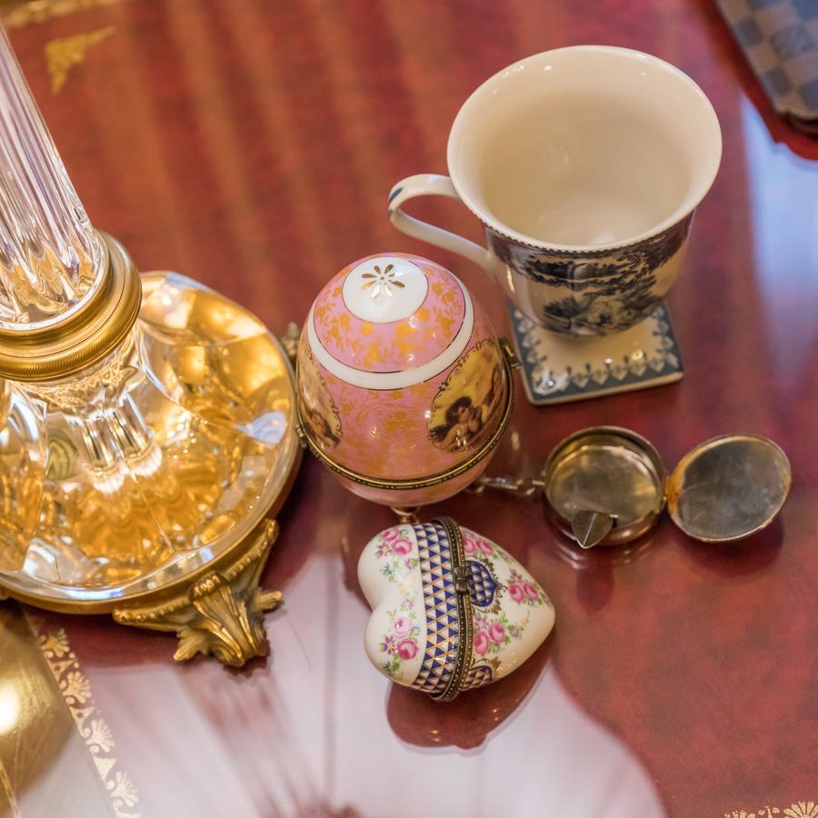 Hotel Bernini Palace Florencie Exteriér fotografie A Fabergé egg and two pendants