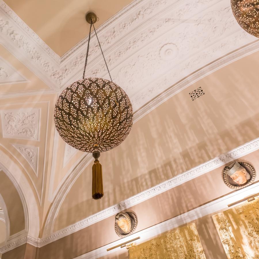 Hotel Bernini Palace Florencie Exteriér fotografie A Moroccan lantern