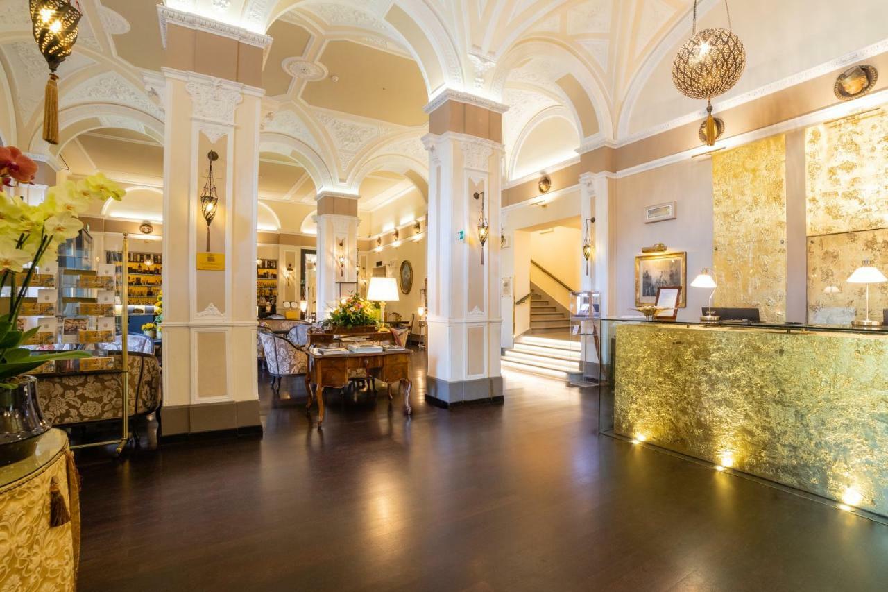 Hotel Bernini Palace Florencie Exteriér fotografie The lobby of the hotel