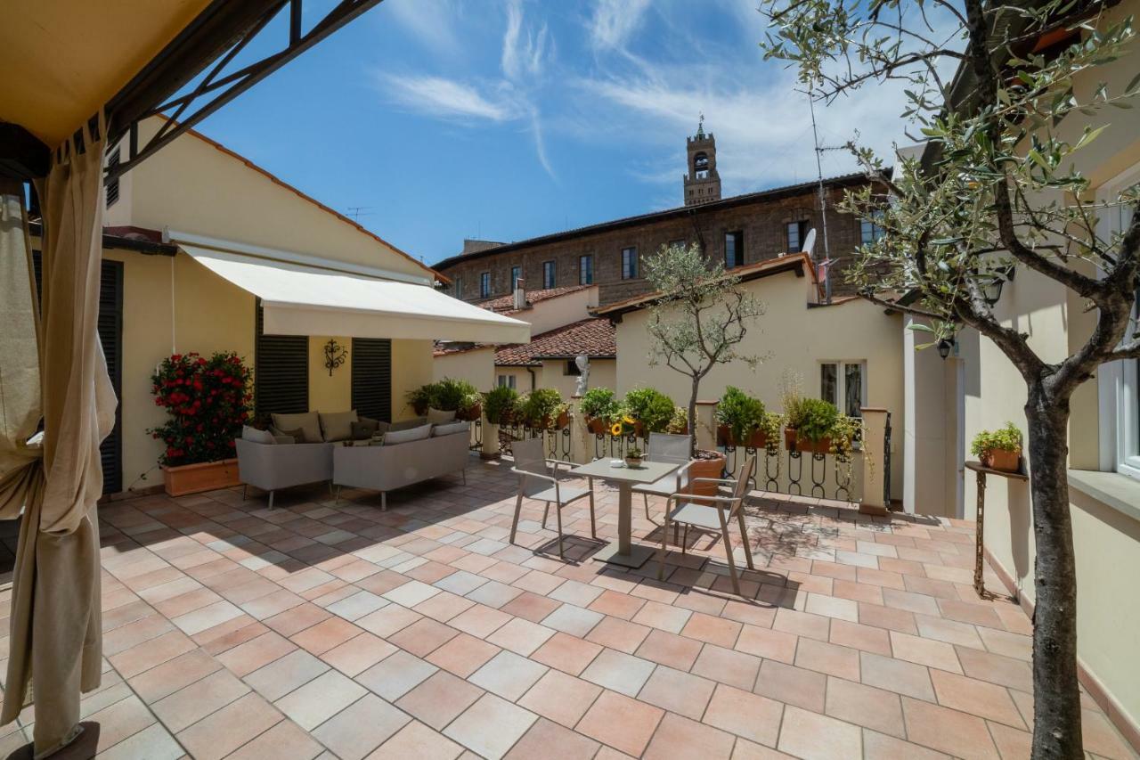 Hotel Bernini Palace Florencie Exteriér fotografie The courtyard of the museum